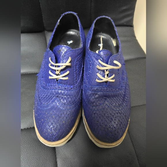 Blue leather handmade moccasins size 6 - Picture 1 of 7